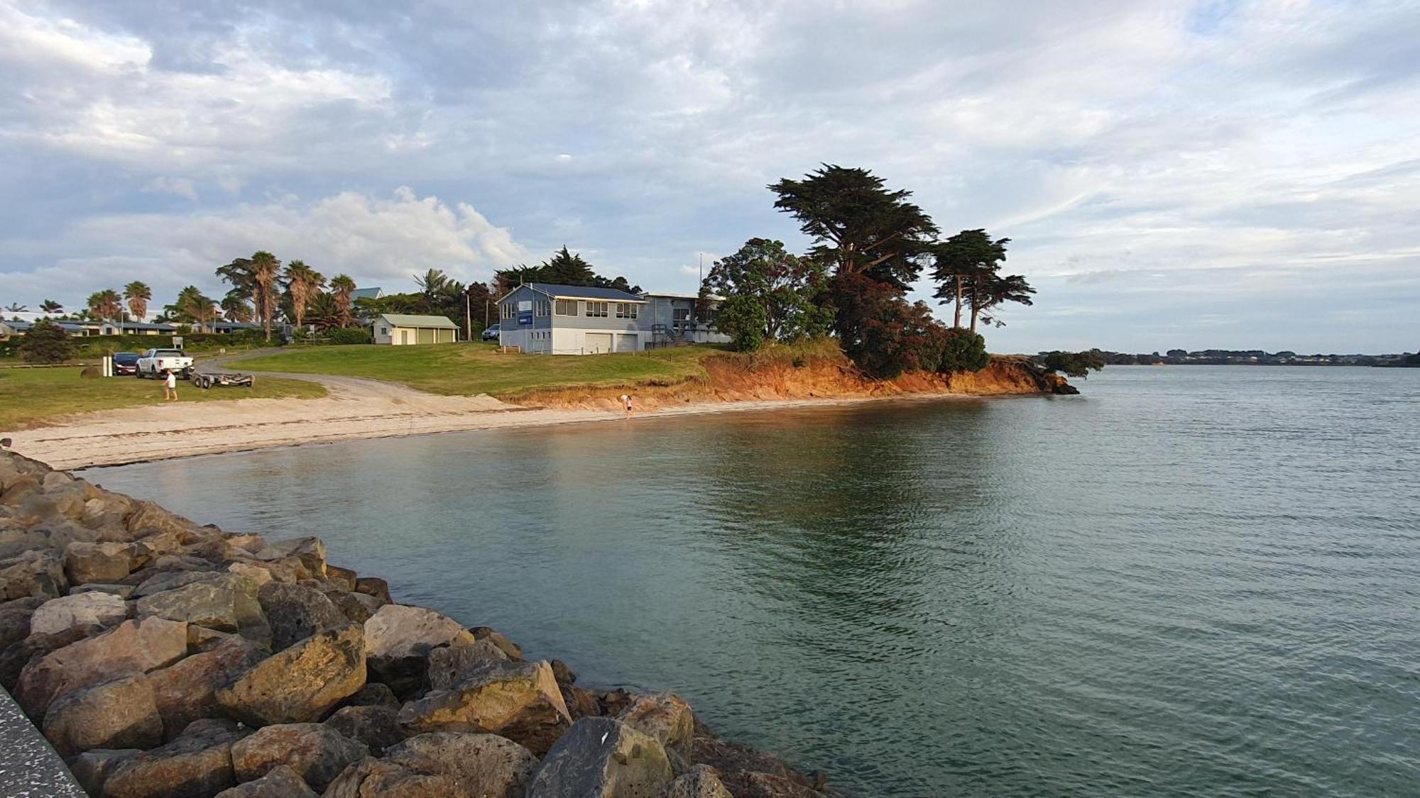 Clarks Beach Getaway Exterior photo